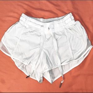 Lululemon Hotty Hot Short 2.5"